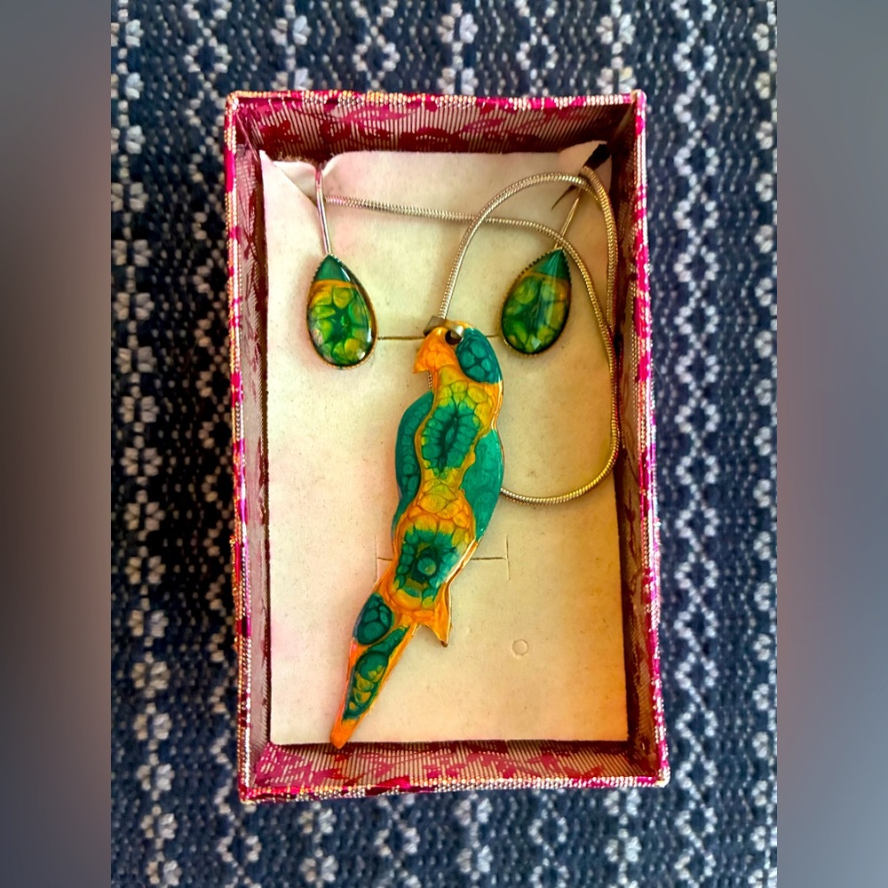 Elegant Parrot Pendant and Earring Set